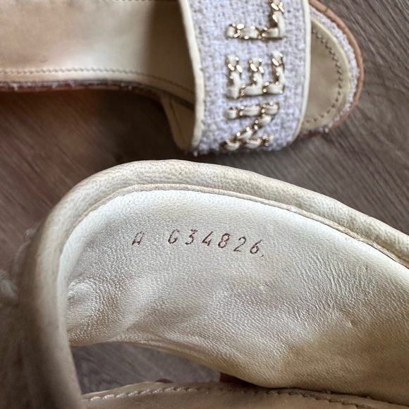 Authentic Chanel 21C Signature White Chain Tweed Cork Mule Slides Size 39 - Picture 8 of 9